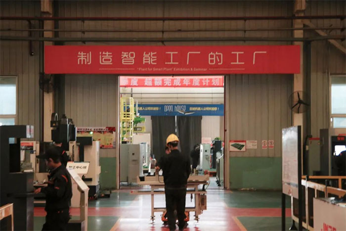 菠菜担保平台机器人成功研发“去毛刺机器人”新产品